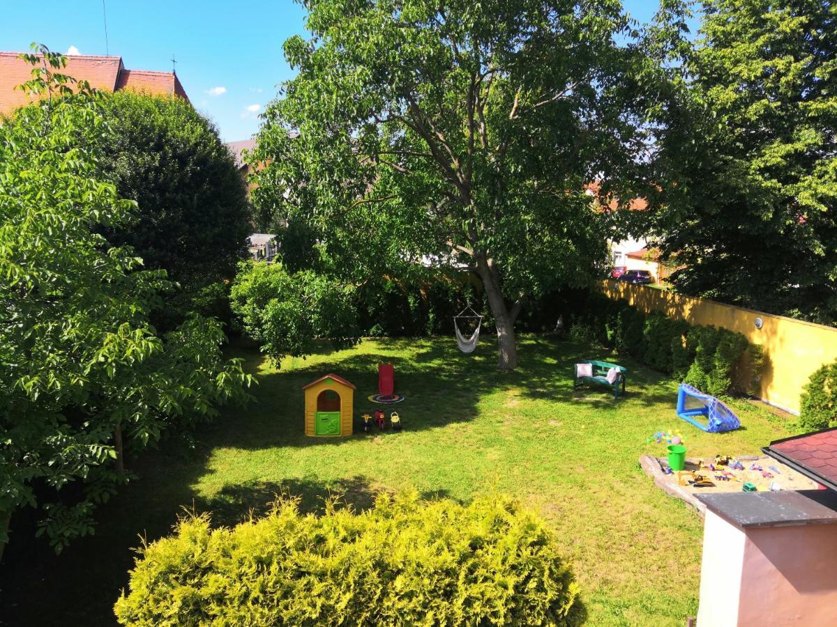 Appartamento Historický dům u lázní Třeboň Esterno foto