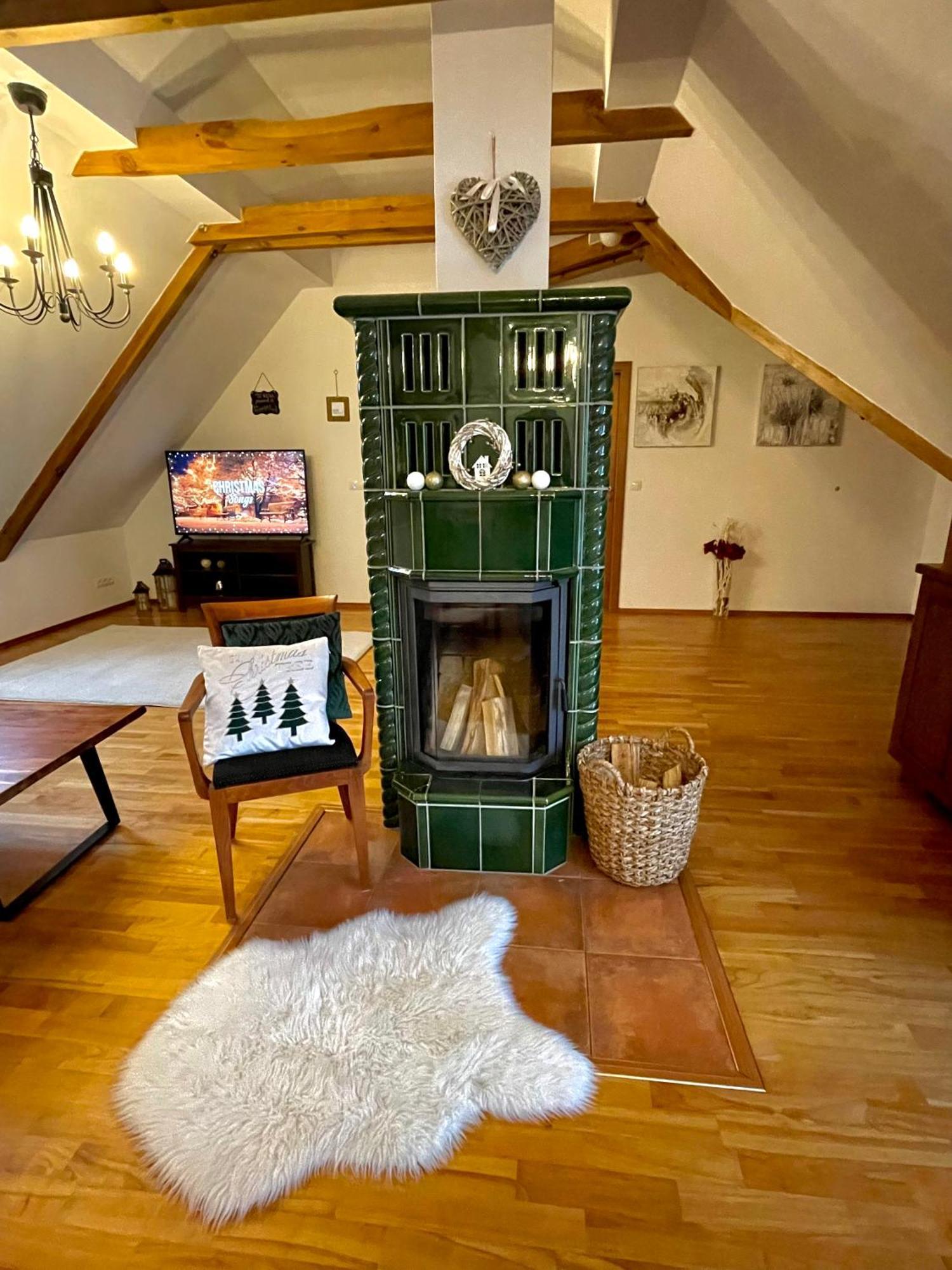Appartamento Historický dům u lázní Třeboň Esterno foto