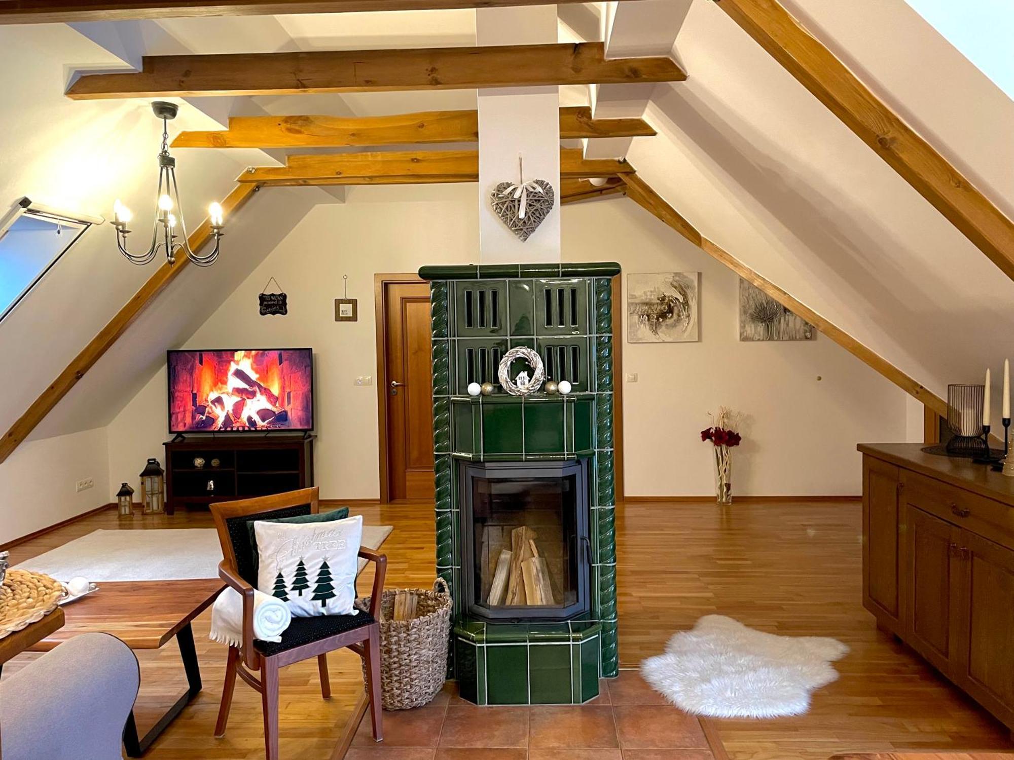 Appartamento Historický dům u lázní Třeboň Esterno foto