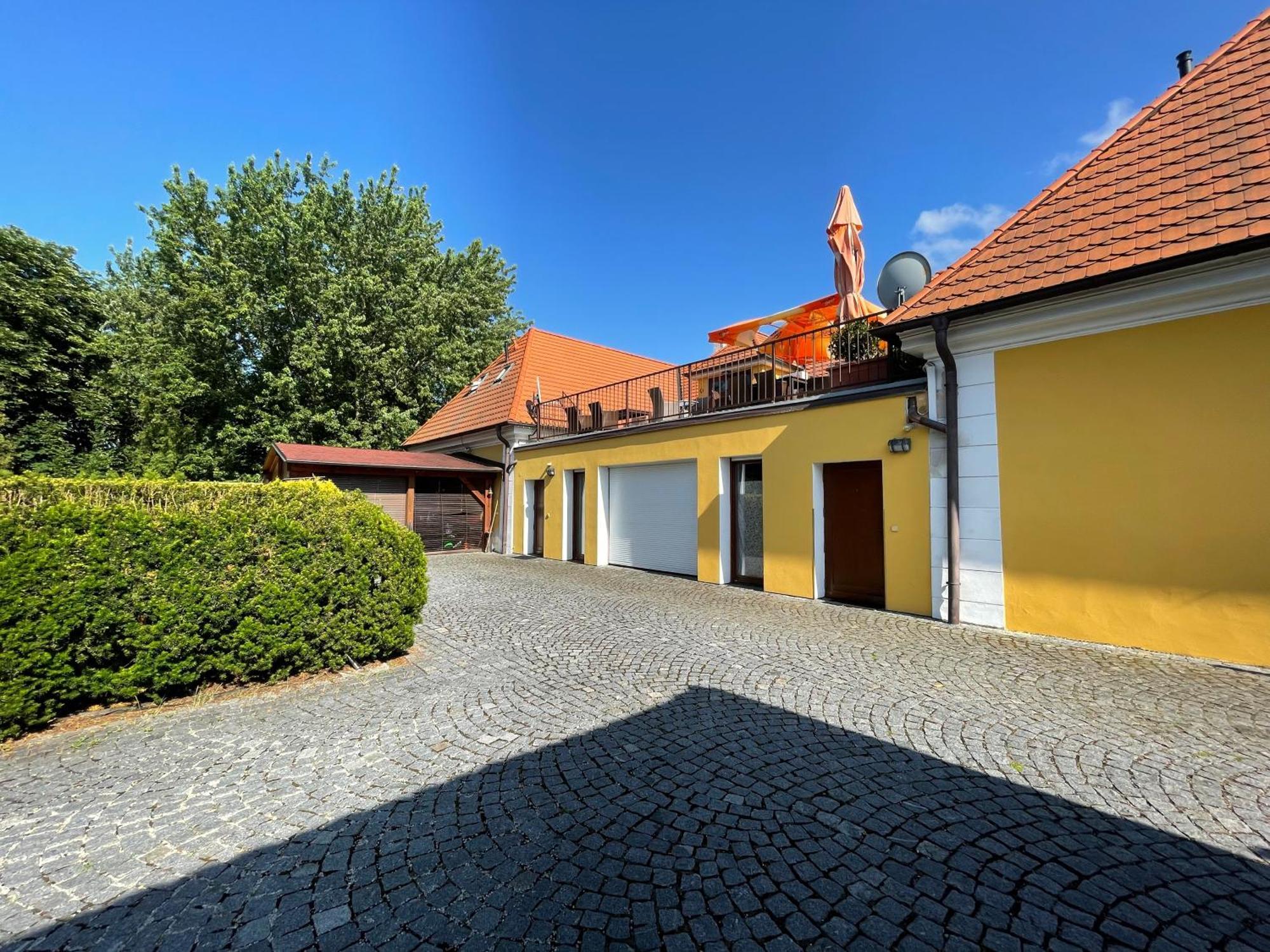 Appartamento Historický dům u lázní Třeboň Esterno foto
