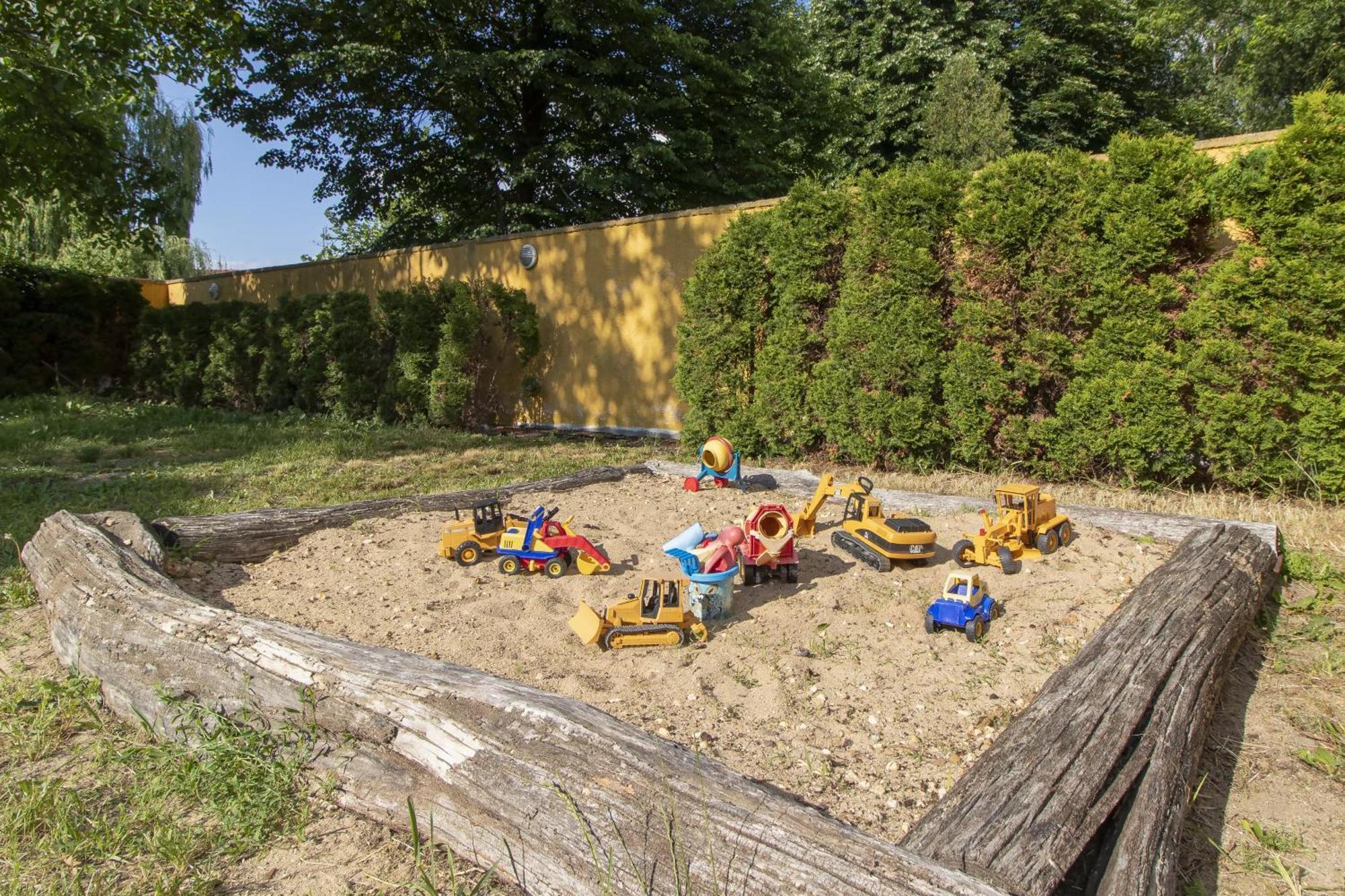 Appartamento Historický dům u lázní Třeboň Esterno foto