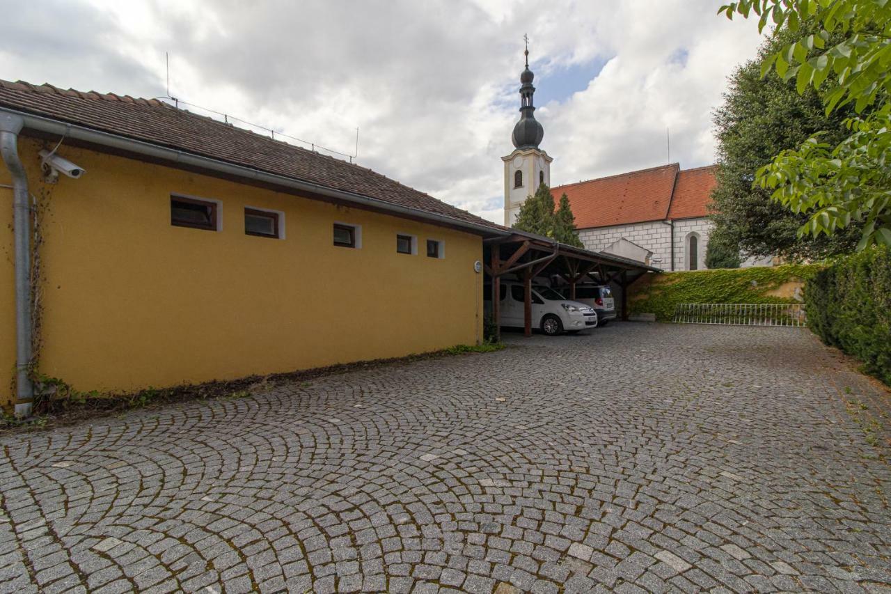 Appartamento Historický dům u lázní Třeboň Esterno foto